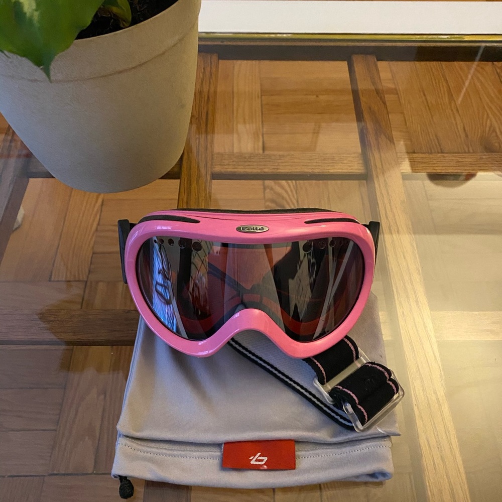 BOLLE Fuchsia Adjustable Ski Mask
